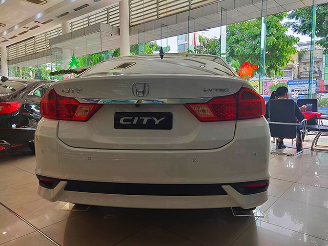 Đánh giá xe Honda City: Đuôi xe